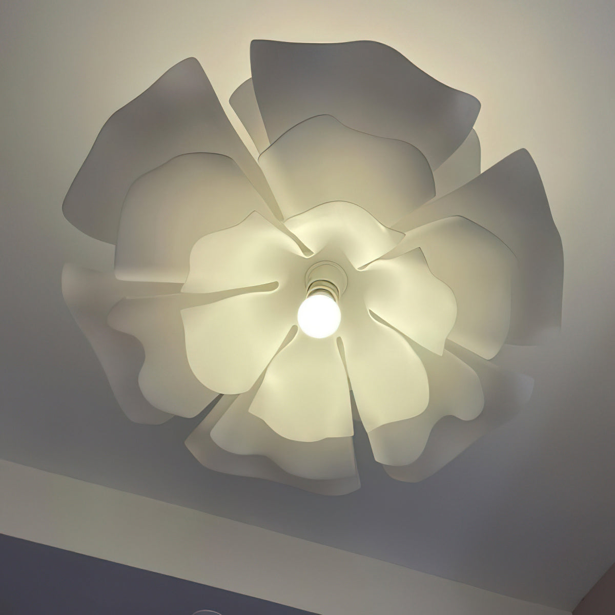 White Lotus Pendant Light Modern Acrylic Sculptural Nordic Dining Room Living Room | Faylight